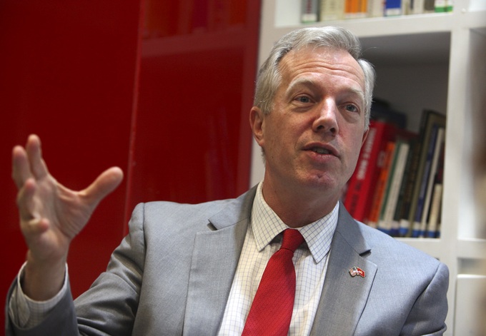 US ambassador expects to accompany third US President in Vietnam - 1