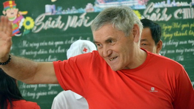 Charitable Frenchman finds family among poor Vietnamese children - 1