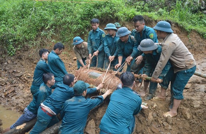 350-kilo bomb safely defused in Yen Bai - 1