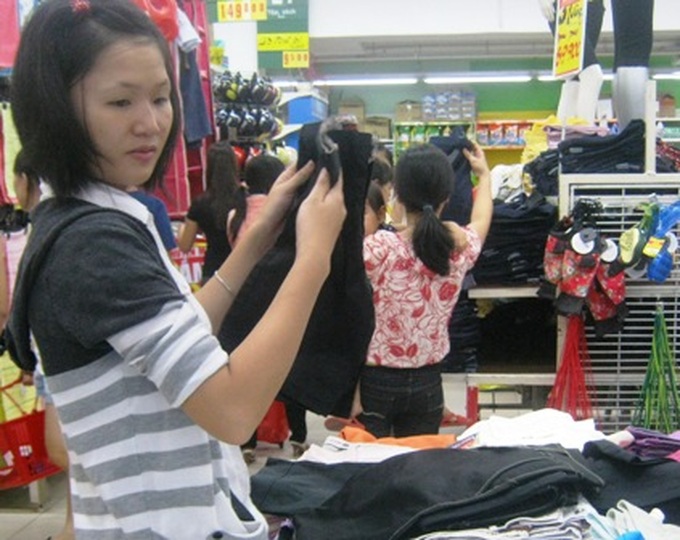 HCM City promotes huge discount month - 1