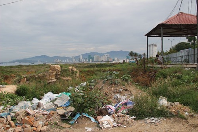 Tourism projects encroach upon Nha Trang Bay - 1