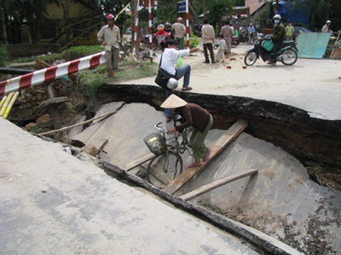 PM criticises provincial chairmen for false disaster reports - 1