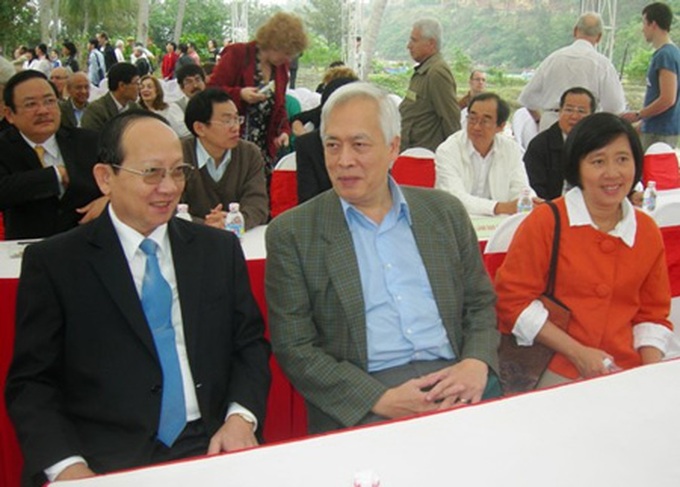 Vietnamese American astrophysicist wins French noble award - 3