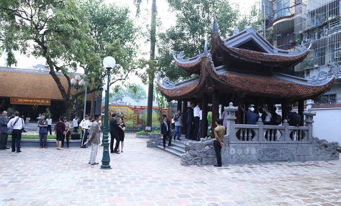 US general visits Hai Ba Trung temple, praising the Vietnamese People’s Army - 3