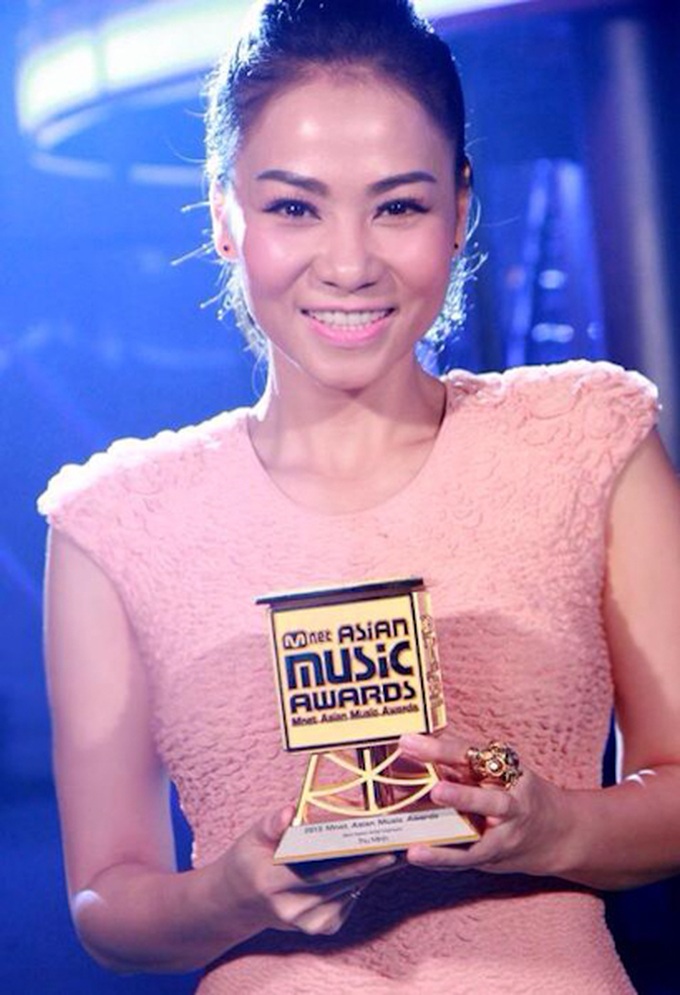 Thu Minh wins MAMA award - 1 Thu Minh wins MAMA award - 1