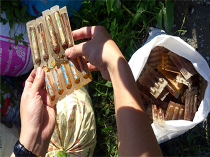 Pharmaceutical company dumps products in park - 2 Pharmaceutical company dumps products in park - 2