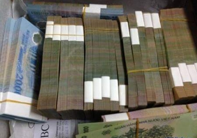 Police bust counterfeit Vietnamese đồng ring - 1 Police bust counterfeit Vietnamese đồng ring - 1