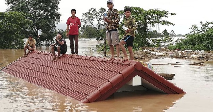 Vietnam sends USD200,000 to support Laos following hydropower dam collapse - 1