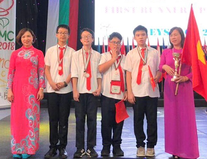 Vietnamese students win big at int'l math competition in Bulgaria - 1