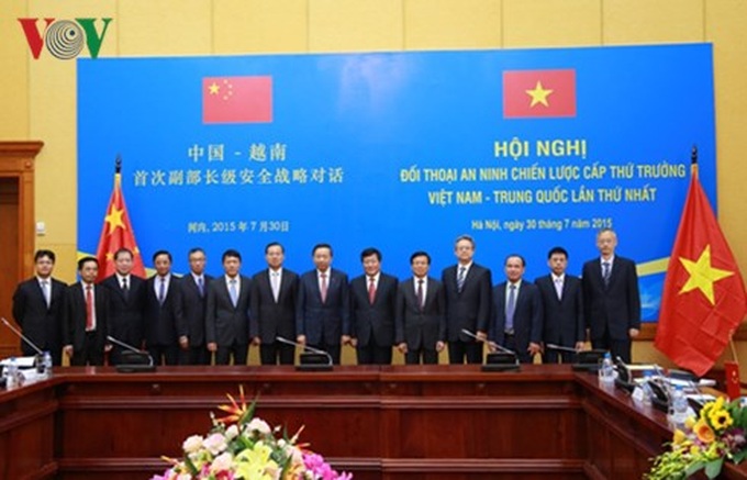 Vietnam, China hold first deputy minister-level security dialogue - 1