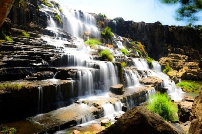 Top 9 magnificent waterfalls in Vietnam - 1 Top 9 magnificent waterfalls in Vietnam - 1