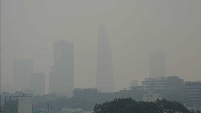 Fog covers HCM City - 2