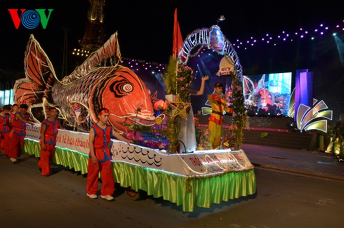 Giant lantern parade celebrating Full-Moon Festival - 38