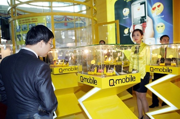 Chinese smartphone makers flock to Vietnam - 1