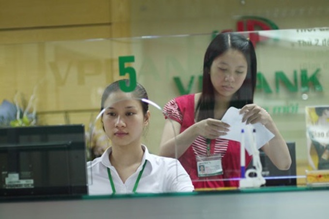 VPBank opens to foreign investors - 1