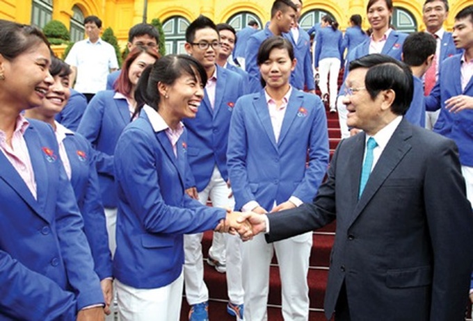 President lauds athletic feats - 1 President lauds athletic feats - 1