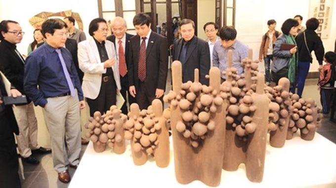 Applied art show opens in Hanoi - 1