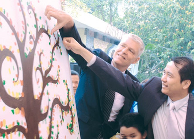 2013 Earth Hour campaign begins - 1 2013 Earth Hour campaign begins - 1