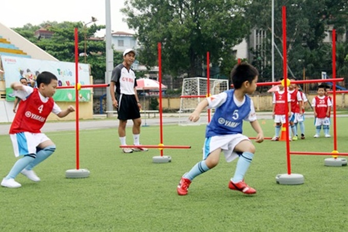 Yamaha holds annual football camp - 1