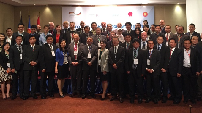 Region policy dialogue on personnel training - 1 Region policy dialogue on personnel training - 1