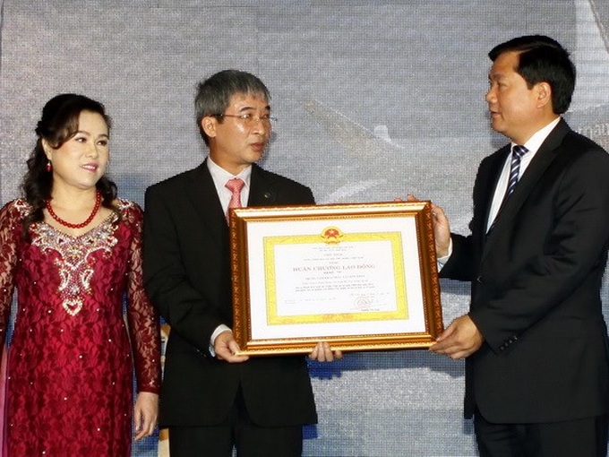 Tan Son Nhat airport welcomes over 9 million visitors - 1