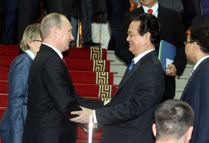 Vietnam, Russia ink 17 cooperation documents - 1