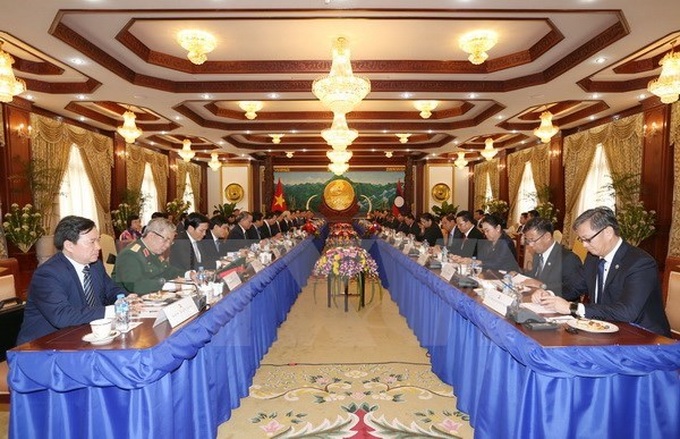 Vietnam, Laos sign seven cooperation documents - 1