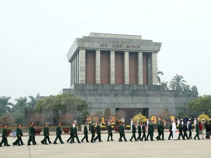 Leaders pay tribute to late President Ho Chi Minh - 1