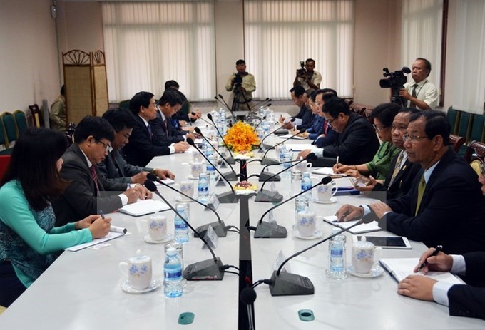 Vietnam, Cambodia discuss ethnic affairs - 1