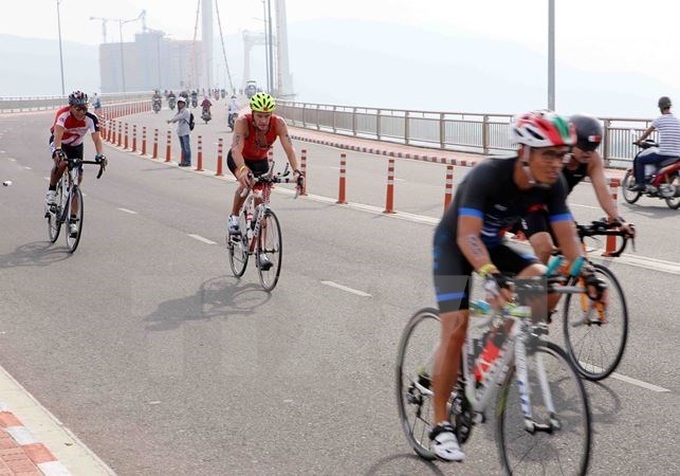 Nearly 1,400 ironmen compete in Da Nang - 1
