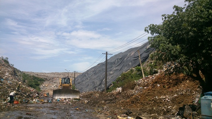 Landfill makes life unbearable for Thanh Hoa residents - 2