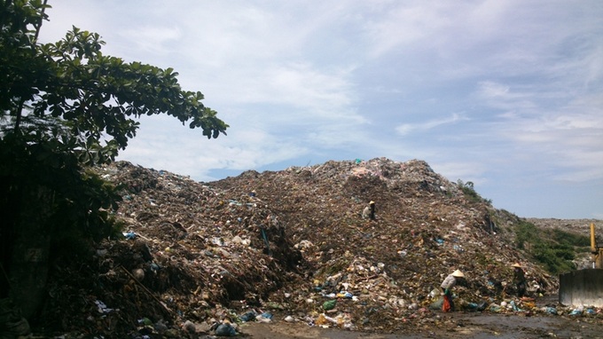 Landfill makes life unbearable for Thanh Hoa residents - 1