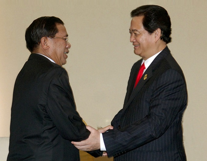 PM meets with Cambodian counterpart - 1