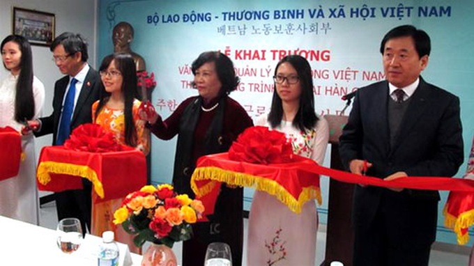 Vietnam sets up labour management office in RoK - 1