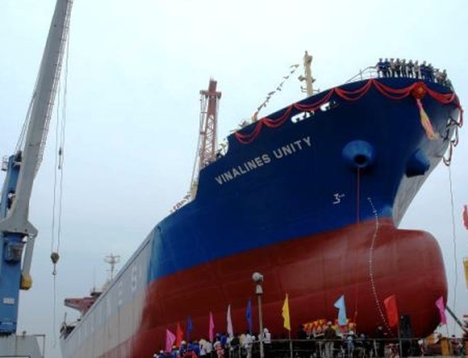 Vinalines takes losses for 5th consecutive year - 1