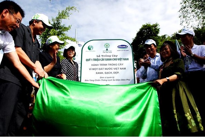 Fund helps grow trees around Dien Bien Phu - 1