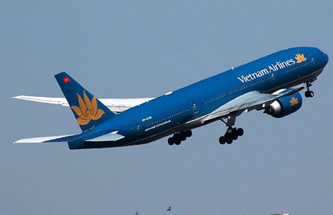 Vietnam Airlines intensifies flight safety campaign - 1