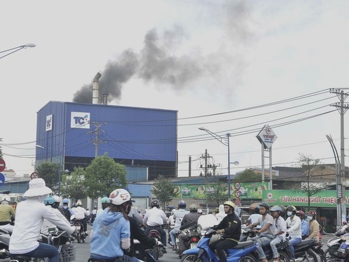 Air quality index in Hanoi, HCM City exceeds safe limit for times - 1