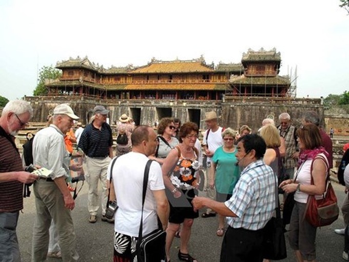 Thua Thien-Hue issues code of conduct for tourists - 1