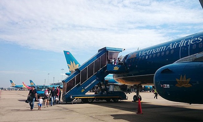 All Nippon Airways buys 8.8 per cent of Vietnam Airlines - 1