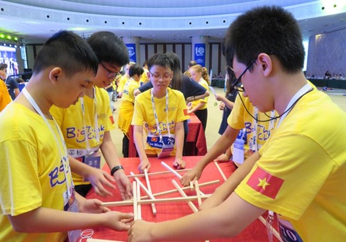 Vietnamese students excel at World Mathematics Olympiad - 1