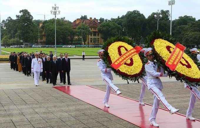 National leaders pay tribute to late President Ho Chi Minh on National Day - 1