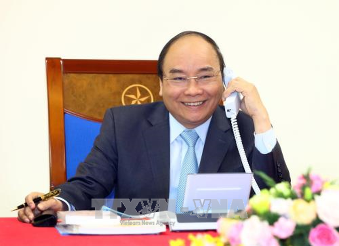 PM Phuc holds phone talk with Japanese counterpart - 1