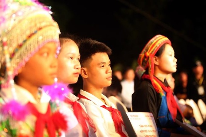 Scholarships presented to students in northern mountainous provinces - 1