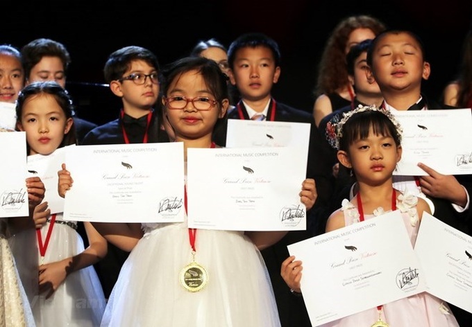 Vietnamese girl wins first prize at int’l piano contest in US - 1