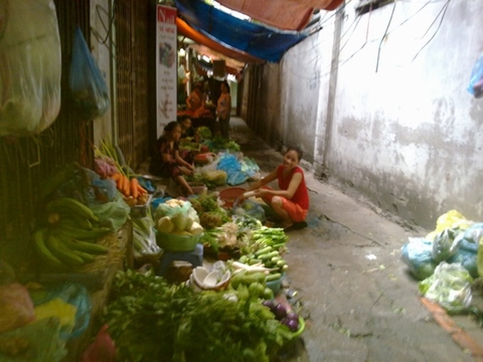 Renovation pushes small traders to hardship - 6