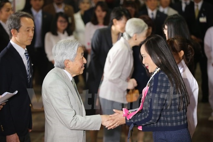 Japanese Emperor talked to former Japan alumni - 1