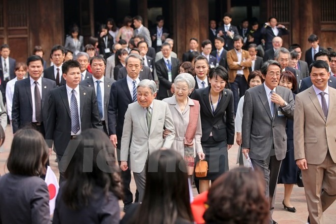 Japanese Emperor talked to former Japan alumni - 2