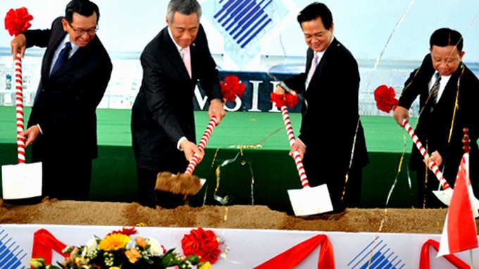 Singapore group eyes more joint IPs in Vietnam - 1