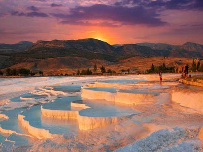 Two Vietnamese places enter world’s top 20 gorgeous natural wonders - 7